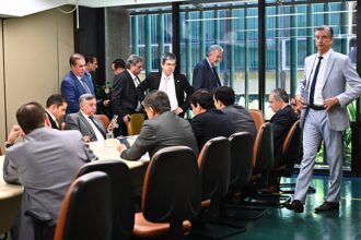 Orçamento: Bolsa Família pode ter um corte de quase R$ 8 bilhões Orçamento: Bolsa Família pode ter um corte de quase R$ 8 bilhões