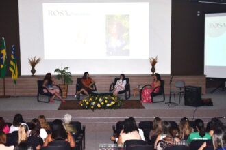 Talk show homenageia mulheres da SES-GO e promove o Desenvolve News