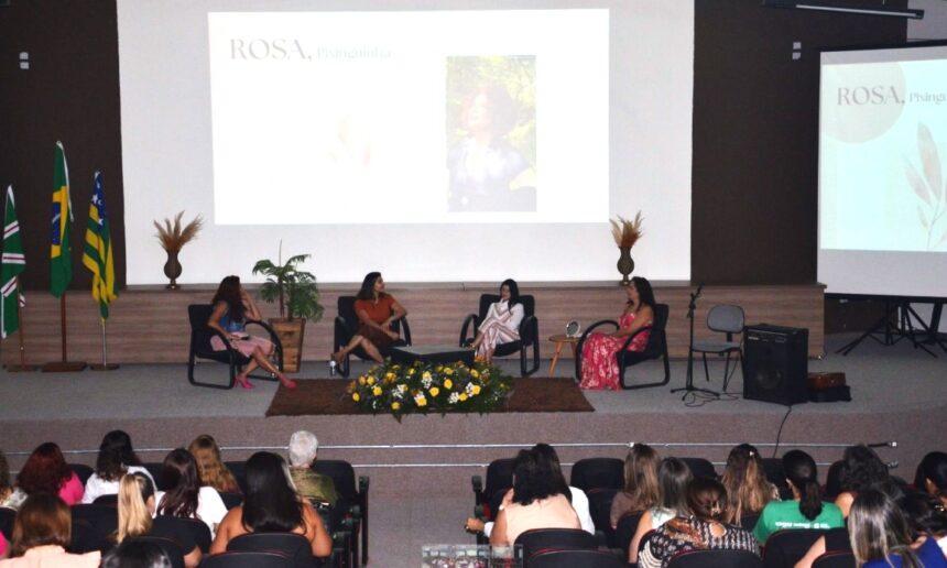 Talk show homenageia mulheres da SES-GO e promove o Desenvolve News Talk show homenageia mulheres da SES-GO e promove o Desenvolve News