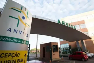 Anvisa suspende venda de creme dental da Colgate após relatos de efeitos adversos Anvisa suspende venda de creme dental da Colgate após relatos de efeitos adversos
