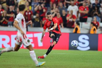 Athletico-PR derrota o Guarany de Bagé e avança na Copa do Brasil