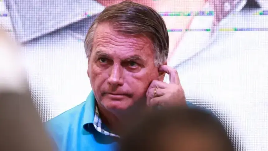 Bolsonaro quer conversar com Moraes ‘ao vivo’ e em ‘canal aberto’ sobre penas do 8 de Janeiro Bolsonaro quer conversar com Moraes ‘ao vivo’ e em ‘canal aberto’ sobre penas do 8 de Janeiro