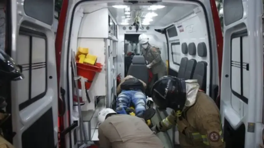 Bombeiros de Goianésia são acionados para socorrer vítima de acidente de trabalho Bombeiros de Goianésia são acionados para socorrer vítima de acidente de trabalho