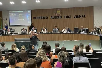Câmara aprova e contribuintes de Goianésia com IPTU de até R$ 200 serão isentos Câmara aprova e contribuintes de Goianésia com IPTU de até R$ 200 serão isentos