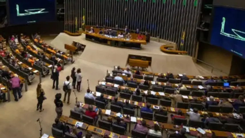 Câmara define partidos que terão comando em comissões