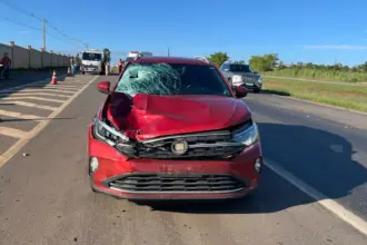 Idosa morre atropelada ao tentar atravessar a BR-153 Idosa morre atropelada ao tentar atravessar a BR-153