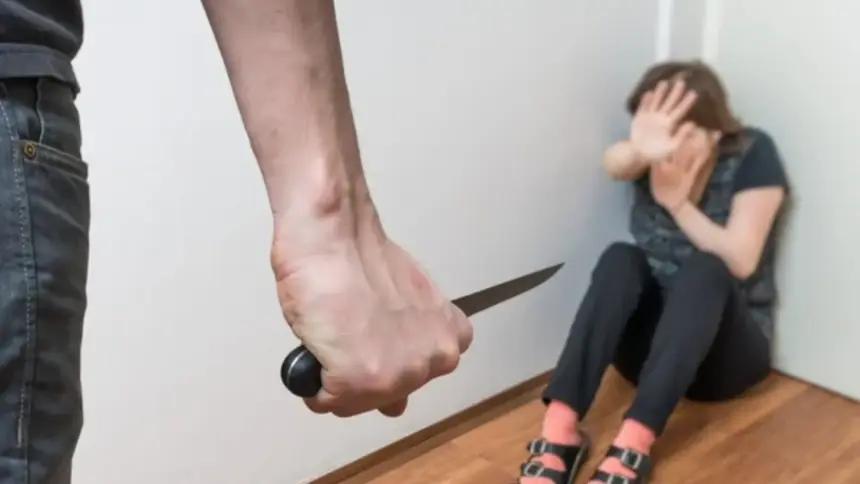 Homem é detido em Goianésia por violência doméstica e receptação de celular Homem é detido em Goianésia por violência doméstica e receptação de celular