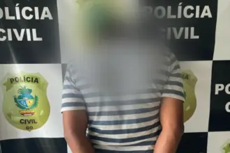 Homem é preso por descumprir medida protetiva contra a própria mãe Homem é preso por descumprir medida protetiva contra a própria mãe