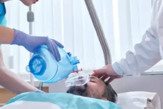 Homem fica em coma após sofrer aprofudamento de crânio durante agressão Homem fica em coma após sofrer aprofudamento de crânio durante agressão