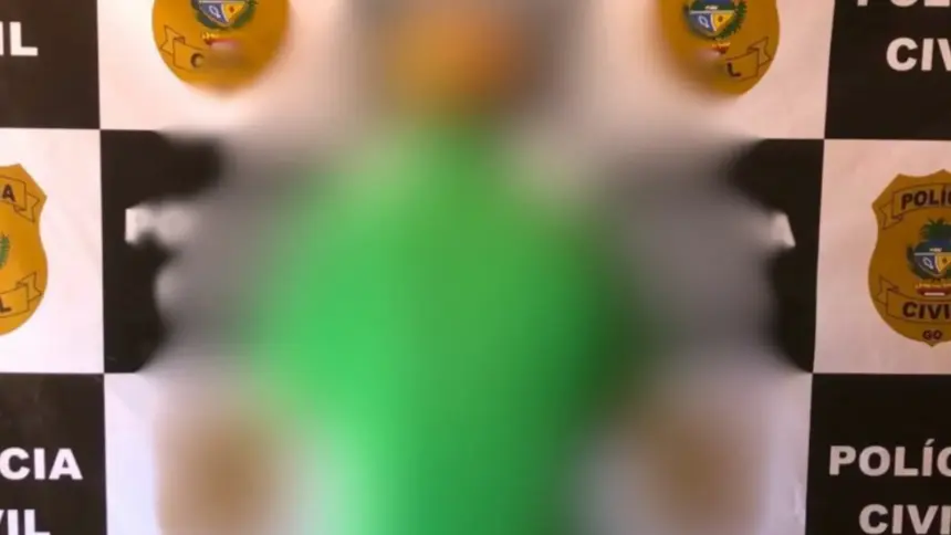 Idoso é preso por ser suspeito de estuprar a própria neta de apenas 8 anos Idoso é preso por ser suspeito de estuprar a própria neta de apenas 8 anos