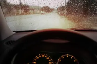 INMET emite alerta de chuvas intensas e ventos que podem chegar a 60km/h INMET emite alerta de chuvas intensas e ventos que podem chegar a 60km/h