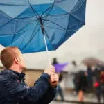 Inmet emite novo alerta de chuvas intensas com ventos que podem chegar a mais de 40km/h Inmet emite novo alerta de chuvas intensas com ventos que podem chegar a mais de 40km/h