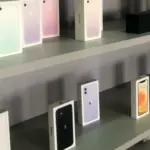Polícia e Procon realizam ação em loja de celulares investigada por vender aparelhos e não entregar Polícia e Procon realizam ação em loja de celulares investigada por vender aparelhos e não entregar