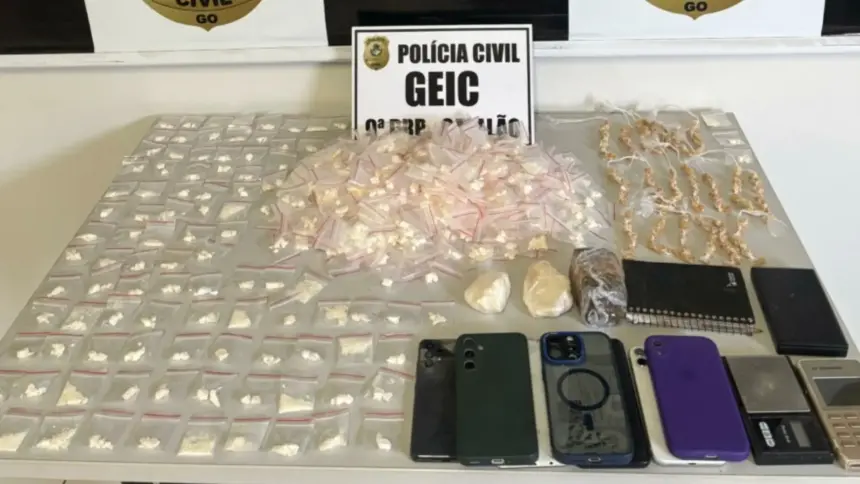 Catalão: Polícia prende homem com droga “escama de peixe” Catalão: Polícia prende homem com droga “escama de peixe”