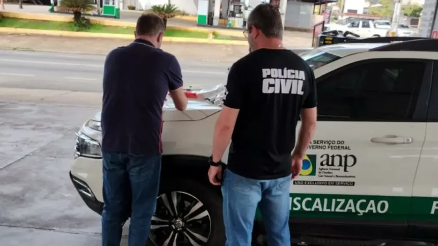 PC e ANP fazem fiscalização conjunta em comércios do ramo de combustíveis, lubrificantes e gás de cozinha PC e ANP fazem fiscalização conjunta em comércios do ramo de combustíveis, lubrificantes e gás de cozinha