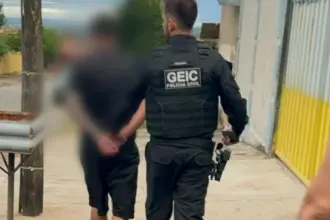 Polícia deflagra operação em três cidades goianas e cumpre mandados por fraude eletrônica Polícia deflagra operação em três cidades goianas e cumpre mandados por fraude eletrônica