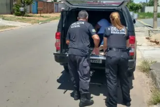 Polícia prende proprietária de clínica de estética por exercício irregular da função Polícia prende proprietária de clínica de estética por exercício irregular da função