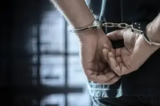 Prisão em Cristalina: Homem é detido por violência doméstica contra companheira Prisão em Cristalina: Homem é detido por violência doméstica contra companheira