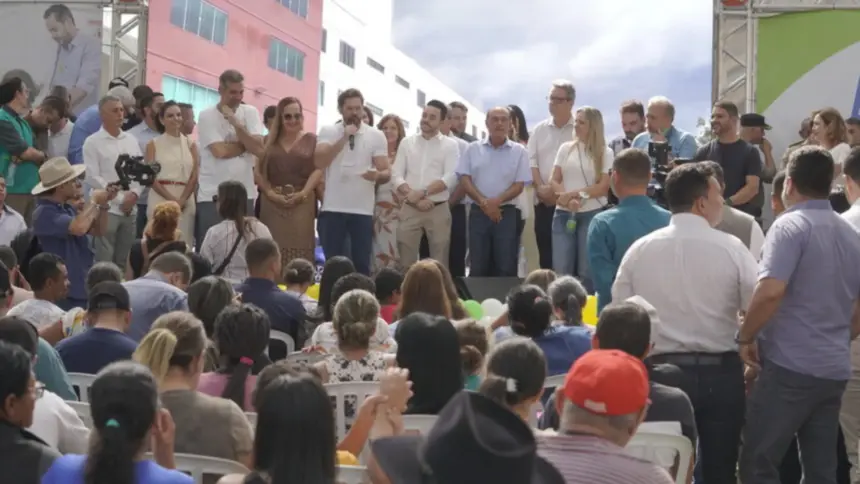 Programa “Deputados Aqui” é realizado com sucesso em Goianésia com diversos serviços à população Programa “Deputados Aqui” é realizado com sucesso em Goianésia com diversos serviços à população