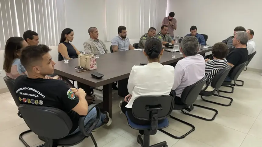 Reunião promovida pelo Conseg debate melhorias no trânsito de Goianésia Reunião promovida pelo Conseg debate melhorias no trânsito de Goianésia