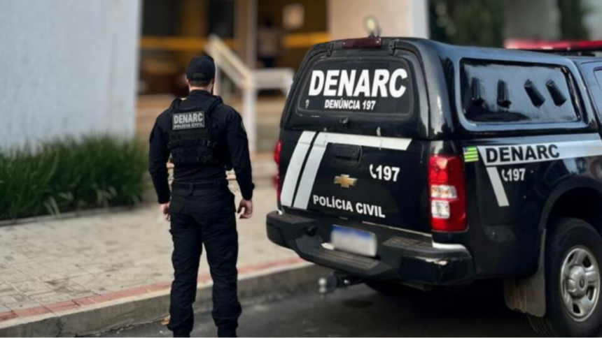 Zeladora de prédio que vendia cocaína nos dias de folga é presa Zeladora de prédio que vendia cocaína nos dias de folga é presa