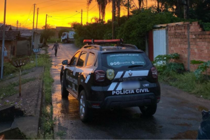 PCGO prende mulher que fingia ser avó de criança doente para pedir doações em semáforos – Policia Civil do Estado de Goiás