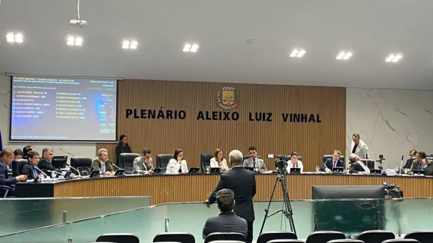 Taxa de lixo é aprovada em Goianésia Taxa de lixo é aprovada em Goianésia