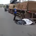 Tragédia na BR-153: Motociclista morre ao colidir veículo em caminhão parado