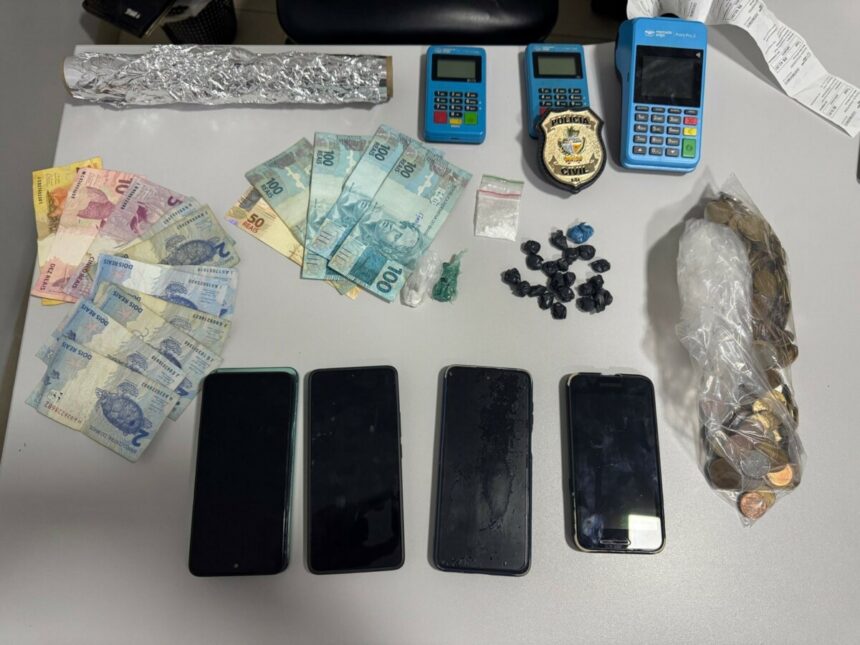 Polícia Civil interdita estabelecimento utilizado como ponto do tráfico de drogas em Firminópolis e prende investigado Polícia Civil interdita estabelecimento utilizado como ponto do tráfico de drogas em Firminópolis e prende investigado