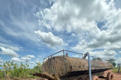 Polícia Civil prende três pessoas em flagrante por crimes ambientais e porte ilegal de arma em frigorífico de Porangatu