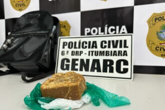 PCGO prende mulher em flagrante por transportar droga de Minas Gerais para Goiás PCGO prende mulher em flagrante por transportar droga de Minas Gerais para Goiás