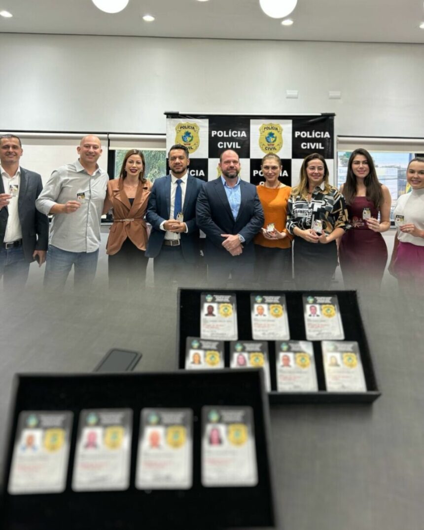 Polícia Civil e Polícia Técnico-Científica recebem as novas carteiras de identidade funcionais – Policia Civil do Estado de Goiás Polícia Civil e Polícia Técnico-Científica recebem as novas carteiras de identidade funcionais – Policia Civil do Estado de Goiás