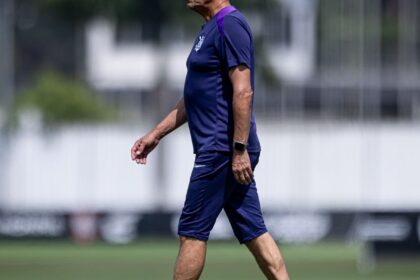 Corinthians demite o técnico argentino Ramón Díaz