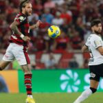 Mirando a liderança do Brasileiro, Flamengo enfrenta Corinthians Mirando a liderança do Brasileiro, Flamengo enfrenta Corinthians