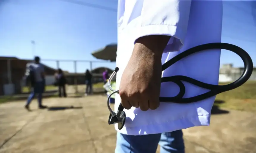 “OAB dos médicos”: projeto cria exame obrigatório de proficiência em medicina “OAB dos médicos”: projeto cria exame obrigatório de proficiência em medicina