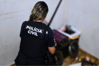 Polícia deflagra operação contra o tráfico de drogas e cumpre mais de 60 medidas judiciais Polícia deflagra operação contra o tráfico de drogas e cumpre mais de 60 medidas judiciais