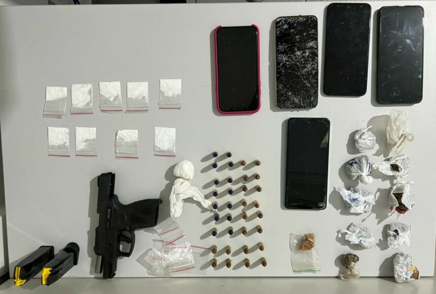 Pai e filho são presos por tráfico de drogas e posse ilegal de arma de fogo