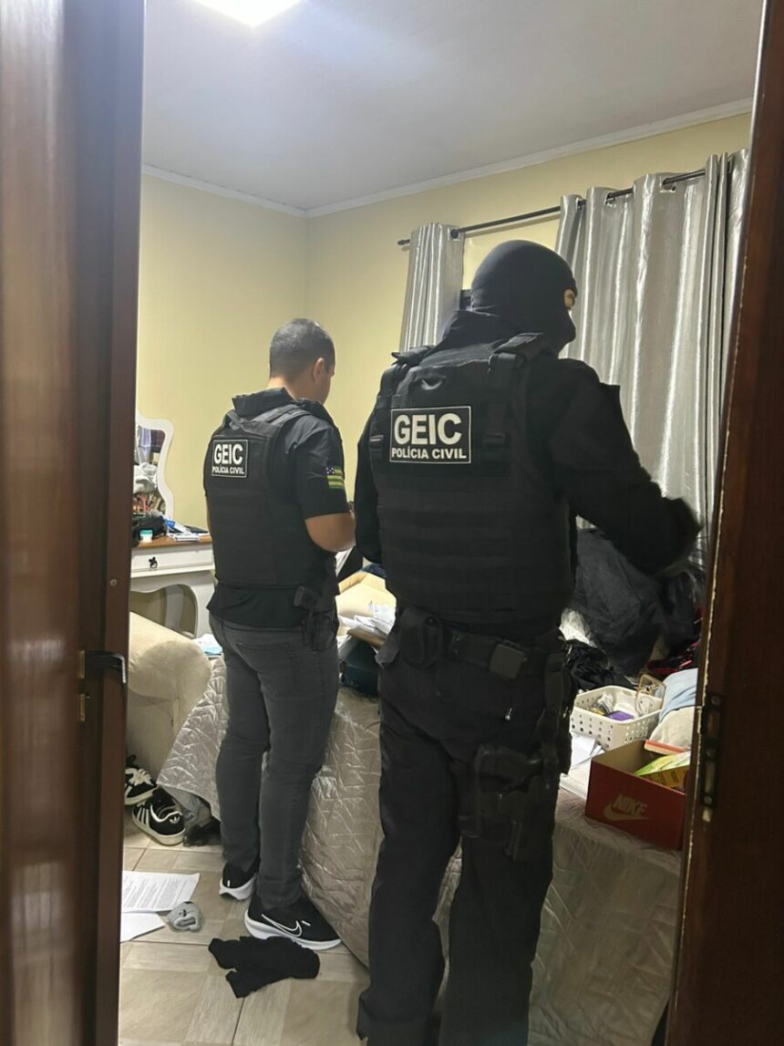 Polícia Civil cumpre buscas contra investigado que fez empréstimo fraudulento em nome de vítima de Águas Lindas Polícia Civil cumpre buscas contra investigado que fez empréstimo fraudulento em nome de vítima de Águas Lindas