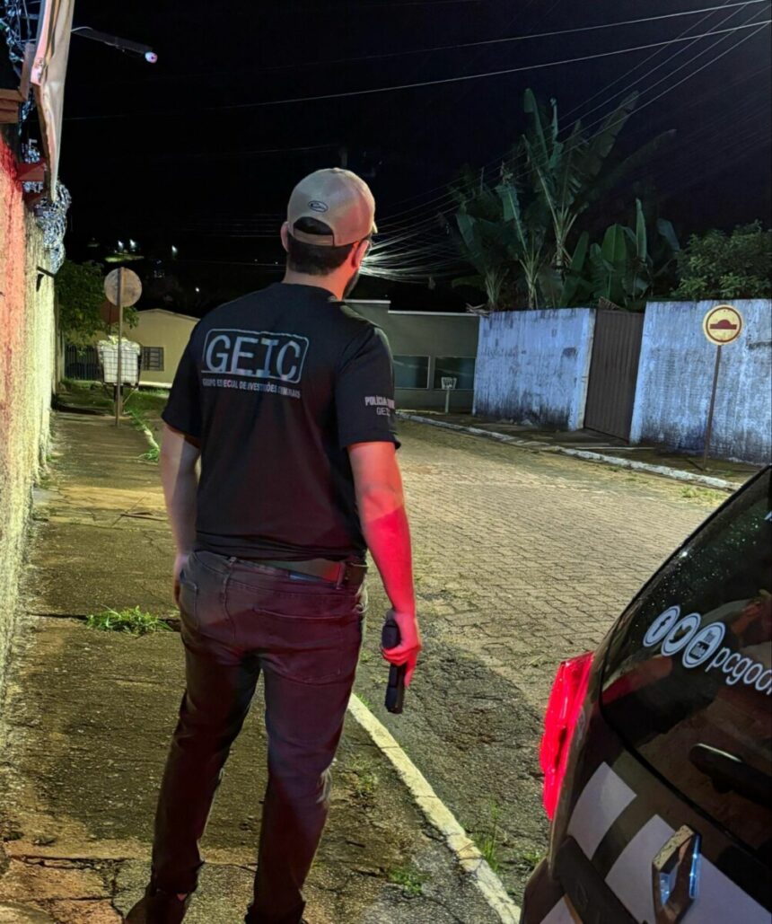 Polícia Civil prende, em menos de 24h, dois envolvidos em homicídio doloso ocorrido em Cristalina – Policia Civil do Estado de Goiás Polícia Civil prende, em menos de 24h, dois envolvidos em homicídio doloso ocorrido em Cristalina – Policia Civil do Estado de Goiás