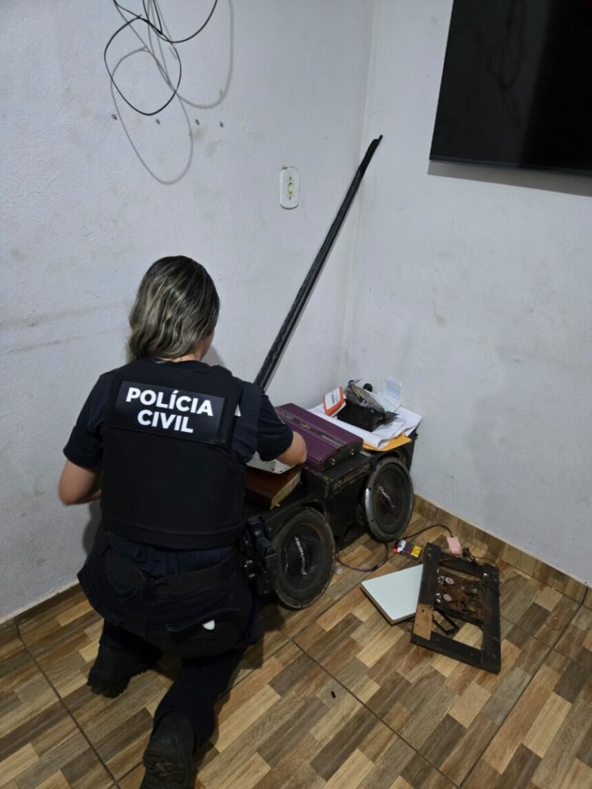 Polícia Civil prende gerente de boate investigado por embriagar funcionária, estuprá-la e gravar atos sexuais com o celular dela Polícia Civil prende gerente de boate investigado por embriagar funcionária, estuprá-la e gravar atos sexuais com o celular dela