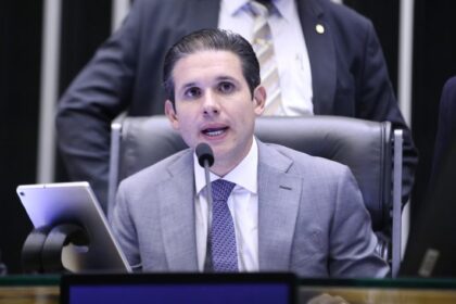 Projeto que estabelece medidas contra tarifas de outros países será votado nesta semana na Câmara, diz Motta