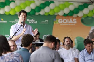 “Mudamos o paradigma da política em Goiás”, afirma Daniel Vilela em entrega de casas a custo zero em Bela Vista