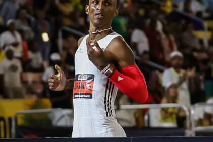 Estreia dourada em 2025: Alison vence 400m com barreiras na Jamaica