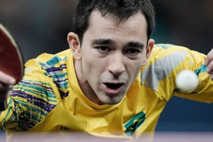 Hugo Calderano bate número 3 e vai à semi em etapa da Copa do Mundo