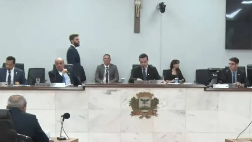 Câmara de Rio Preto aprova projeto que obriga oração do Pai-Nosso nas escolas Câmara de Rio Preto aprova projeto que obriga oração do Pai-Nosso nas escolas