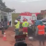 Colisão entre caminhonete e caminhão deixa um morto e dois feridos na BR-080, próximo a Barro Alto Colisão entre caminhonete e caminhão deixa um morto e dois feridos na BR-080, próximo a Barro Alto