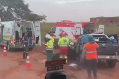 Colisão entre caminhonete e caminhão deixa um morto e dois feridos na BR-080, próximo a Barro Alto
