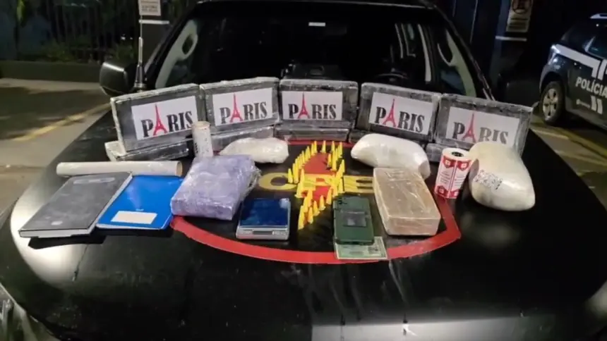 CPE Goianésia intercepta ônibus e realiza apreensão milionária de drogas CPE Goianésia intercepta ônibus e realiza apreensão milionária de drogas