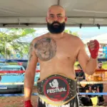 Desafiado e campeão: Goianesiense Alessandro Rodrigues vence disputa de cinturão em Goiânia Desafiado e campeão: Goianesiense Alessandro Rodrigues vence disputa de cinturão em Goiânia