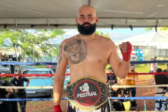 Desafiado e campeão: Goianesiense Alessandro Rodrigues vence disputa de cinturão em Goiânia